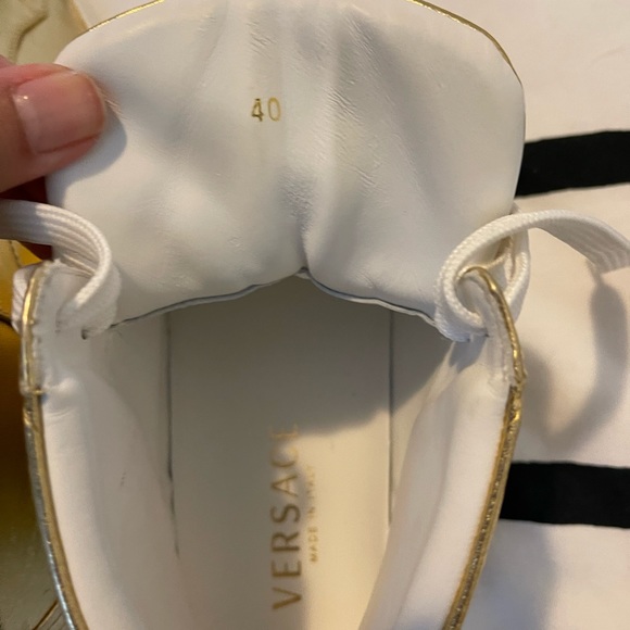 VERSACE MÉDUSA NEW GOLD SNEAKERS - Picture 6 of 8